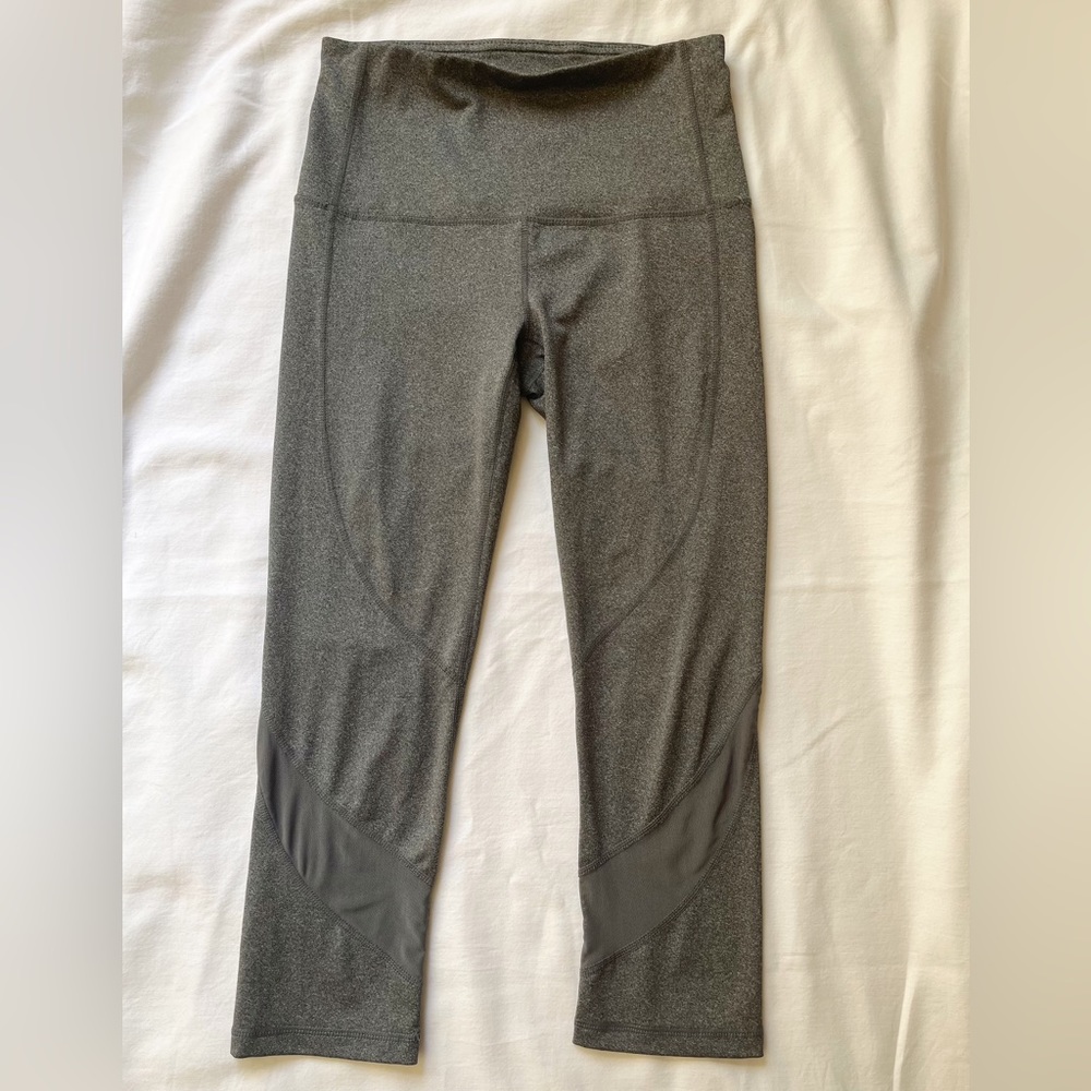 Reebok Cropped Leggings | Grey Mesh Detail | Size XS